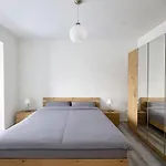 Helle Erdgeschosswohnung In Fuer Bis Zu 4 Personen *