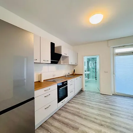 Helle Erdgeschosswohnung In Fuer Bis Zu 4 Personen * 哈姆