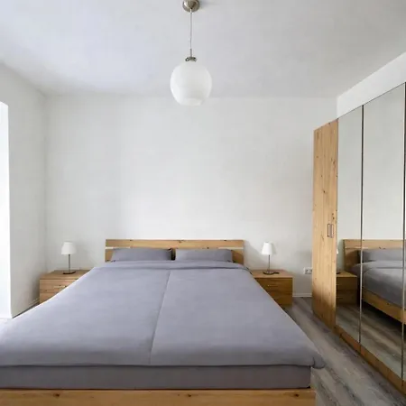 Helle Erdgeschosswohnung In Fuer Bis Zu 4 Personen *