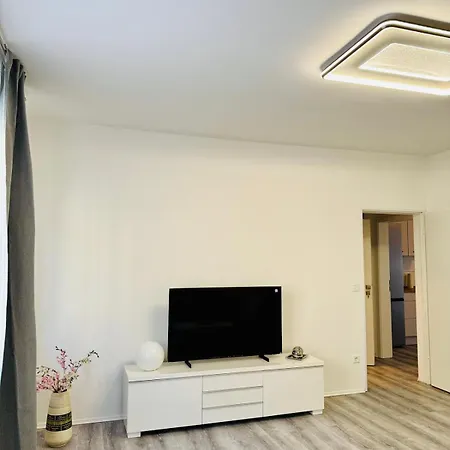 Helle Erdgeschosswohnung In Fuer Bis Zu 4 Personen Appartement *