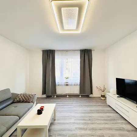Helle Erdgeschosswohnung In Fuer Bis Zu 4 Personen Apartmán *
