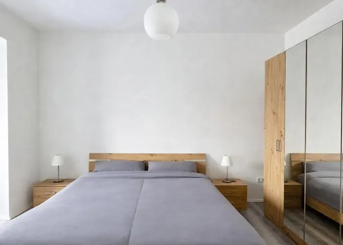 Helle Erdgeschosswohnung In Fuer Bis Zu 4 Personen *