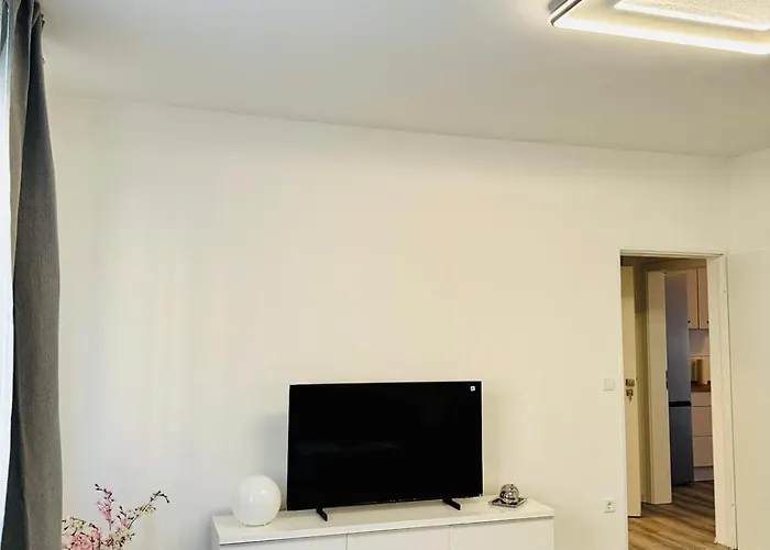 Helle Erdgeschosswohnung In Fuer Bis Zu 4 Personen Appartement *